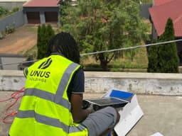 Holofote a Energia Solar - Imagem 9